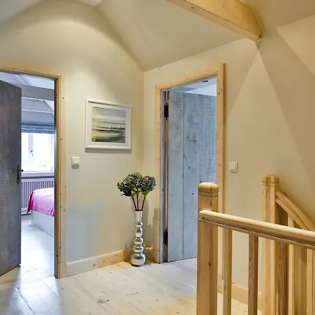 Holiday home Haus Faehrhues